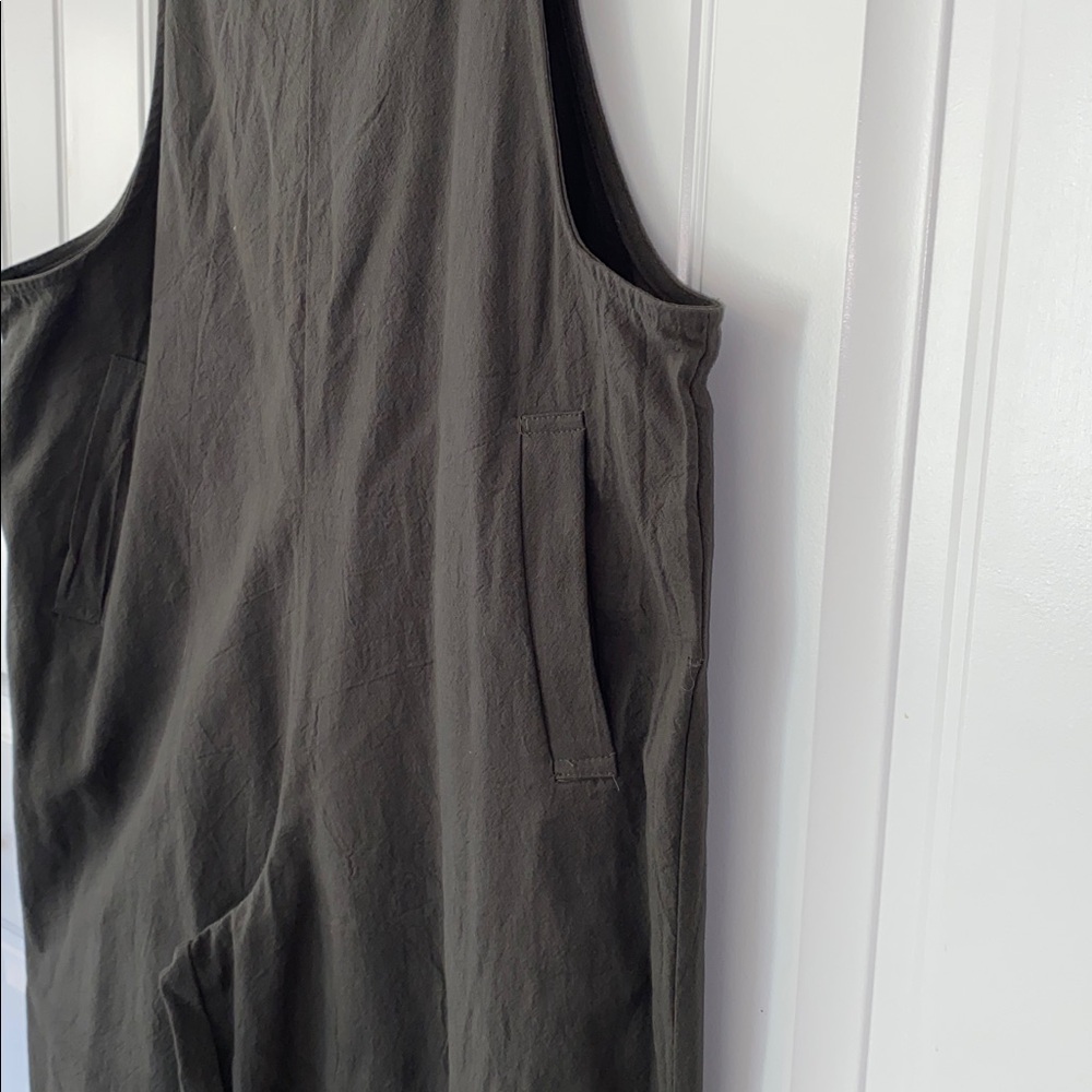 Olive Women's Cropped Wide Leg Jumpsuit size Medium - Picture 6 of 7